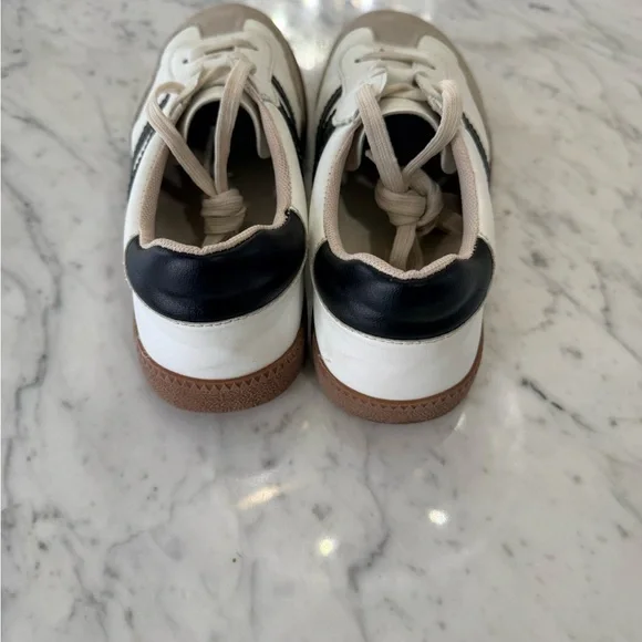 Botique Forte Classic White and Black Women’s Sneakers Size 39 / 8.5 - Picture 4 of 5